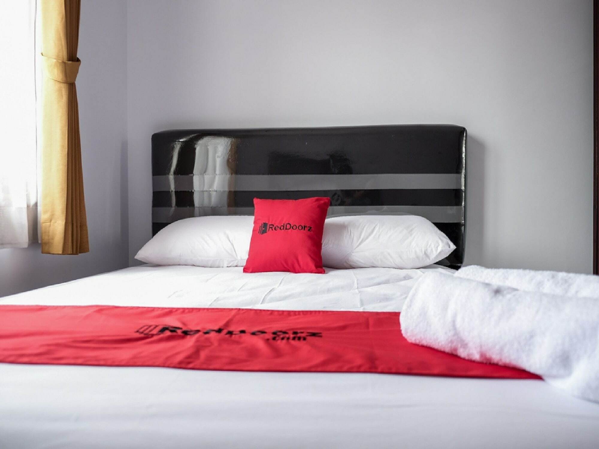 Reddoorz Near Supermall Karawaci 2 Tangerang Buitenkant foto